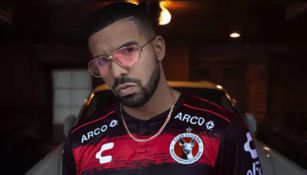 Drake luce jersey de Xolos