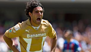 Martín Bravo festeja gol en su paso por Pumas