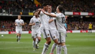 Jiménez festeja con sus compañeros su gol frente al Watford