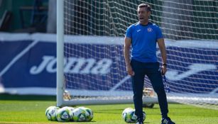 Pedro Caixinha en la práctica de Cruz Azul