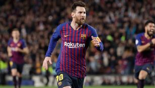 Messi celebra un tanto contra Liverpool en Champions 