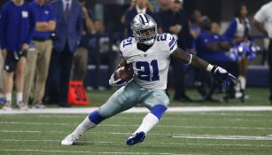 Ezekiel Elliott durante un juego de los Cowboys