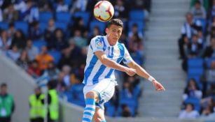 Héctor Moreno durante un juego con la Real Sociedad