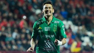 Rubens Sambueza en partido con el León 