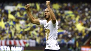 Carlos González celebra un gol ante el América