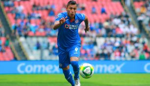 Cata Domínguez, durante un duelo con Cruz Azul en el Azteca 