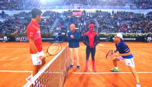 Djokovic, Moscarella, Spider-Man y Schwartzaman antes del juego