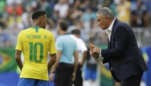 Tite da indicaciones a Neymar