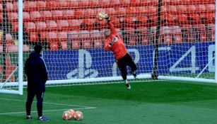 Cillessen durante entrenamiento del Barcelona 