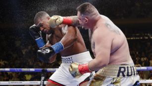 Andy Ruiz lanza un golpe a Anthony Joshua