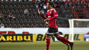 Luis Gerardo Chávez festeja un gol con Xolos 