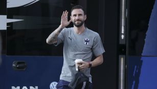 Layún con la playera del Monterrey 