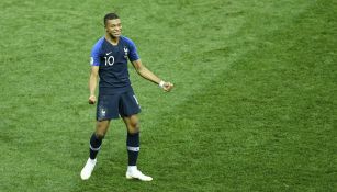 Mbappé celebra victoria con Francia 