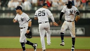 Jugadores de Yankees celebran victoria en Londres