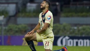 Henry lamenta una falla en un duelo con América en el Estadio Azteca