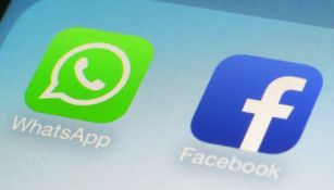 Aplicación de Whatsapp y Facebook en un celular 