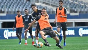 Salcedo, Moreno y Reyes durante un entrenamiento con el Tri