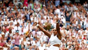 Serena Williams festeja su victoria en Wimbledon