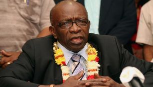 Jack Warner, durante una conferencia de prensa