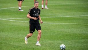 Gareth Bale, uno de los jugadores que puede salir, durante un entrenamiento con el Real Madrid