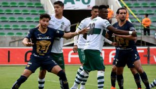 Acción durante un encuentro amistoso entre Atlético Zacatepec y Pumas