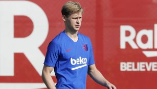 Frenkie de Jong durante una práctica con el Barcelona