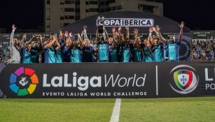 El Porto celebra el triunfo en la Copa ibérica