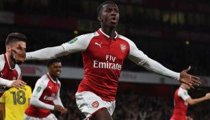 Edward Nketiah celebrando una anotación con Arsenal