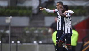 Rogelio Funes Mori celebra gol contra América