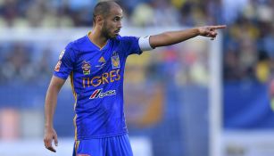 Guido Pizarro en un enfrentamiento con Tigres