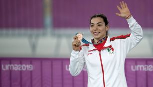 Daniela Gaxiola presume su medalla de Bronce que obtuvo en JP Lima 2019