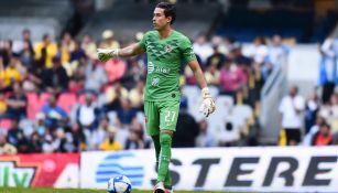 Óscar Jiménez durante un partido contra Xolos 