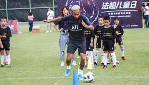 Neymar, durante una clínica del PSG