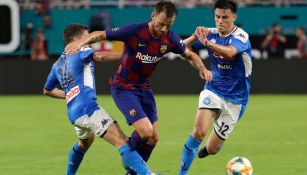 Ivan Rakitic, durante un duelo con el Barcelona 