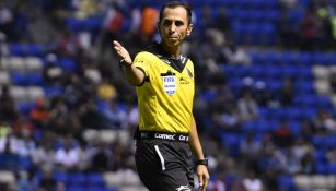 Luis Enrique Santander durante un juego de la Liga MX