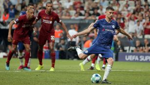 Jorginho cobra penalti contra Liverpool