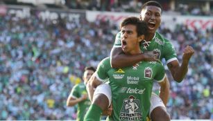 J.J Macías celebra uno de sus goles ante Chivas