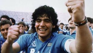 Maradona festeja triunfo contra Napoli