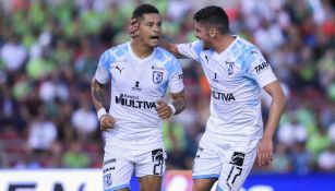 Ayron Del Valle y Paolo Yrizar, festejan gol contra Juárez