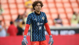 Memo Ochoa antes de un partido del América