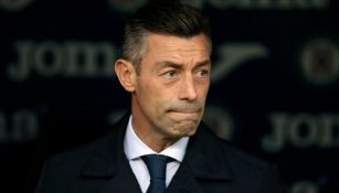 Pedro Caixinha en la banca del Estadio Azteca