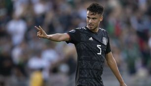 Diego Reyes durante un partido con la Selección Mexicana