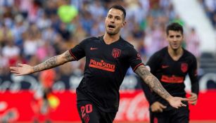 Vitolo celebrando su anotación con Atlético de Madrid