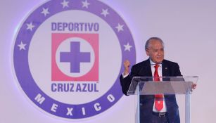 Billy Álvarez en un evento de Cruz Azul