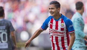 Villalpando celebra gol contra Necaxa