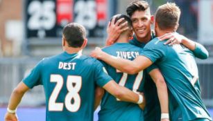 Jugadores del Ajax festejan un gol