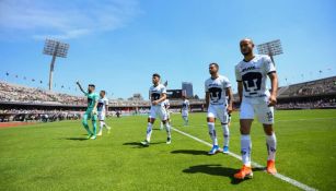 Jugadores de Pumas tras el partido en CU