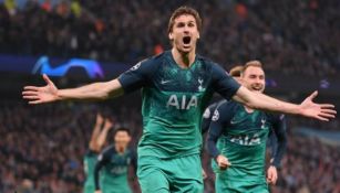 Fernando Llorente celebrando una anotación con Tottenham