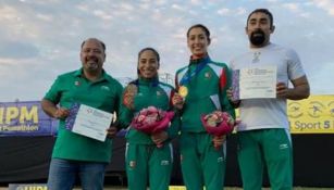 Mayan Oliver y Mariana Arceo con sus medallas