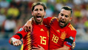 Sergio Ramos celebra uno de sus goles con España